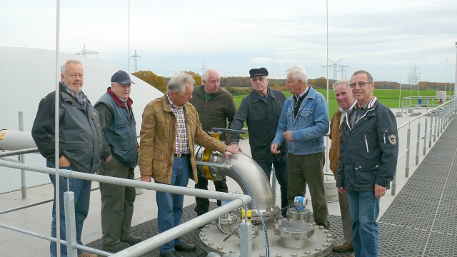 Die Altersabteilung besucht im Oktober 2014 die Biogasanlage bei Glentorf, Foto: Freiwillige Feuerwehr Heiligendorf