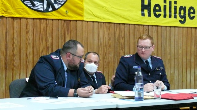 Letzte Abstimmung zwischen Ortsbrandmeister, Stellvertreter und Zugführer, Foto: Freiwillige Feuerwehr Heiligendorf