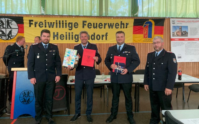 Verabschiedung der aus ihren Ämtern ausscheidenen (stellv.) Gruppenführer, Foto: Freiwillige Feuerwehr Heiligendorf