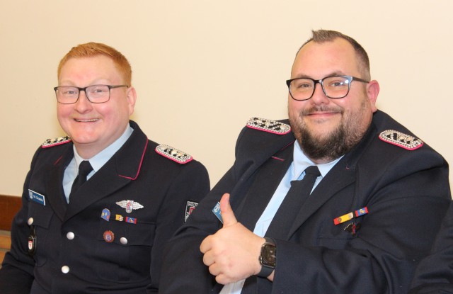 Der stellvertretende Ortsbrandmeister und der Zugführer sind guter Dinge, Foto: Freiwillige Feuerwehr Heiligendorf
