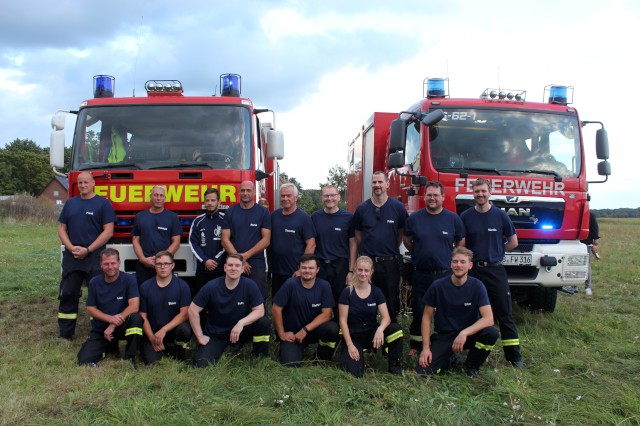 Die beiden Wettkampftruppe friedlich vereint, Foto: Freiwillige Feuerwehr Heiligendorf