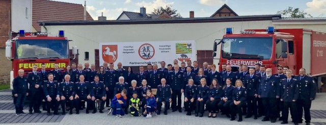 Gemeinsames Gruppenfoto der FFn Miltern und Heiligendorf, Foto: Freiwillige Feuerwehr Miltern
