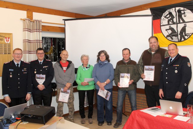 Mitgliederversammlung: Ehrung für 10 Jahre Mitgliedschaft, Foto: Freiwillige Feuerwehr Heiligendorf