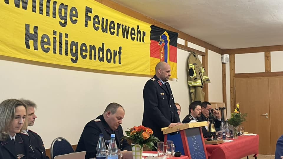 Jahreshauptversammlung: Grußworte des Wehrleiters der Partnerfeuerwehr, Foto: Freiwillige Feuerwehr Heiligendorf