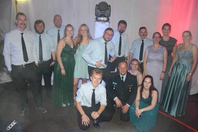 Die 3. Gruppe beim Feuerwehrball 2024, Foto: Freiwillige Feuerwehr Heiligendorf