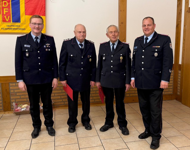 Mitgliederversammlung: Ehrung für 70 Jahre Mitgliedschaft, Foto: Freiwillige Feuerwehr Heiligendorf