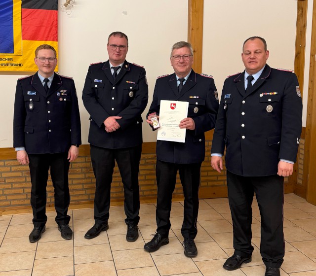 Jahreshauptversammlung: Ehrung für 40 Jahre aktiven Feuerwehrdienst, Foto: Freiwillige Feuerwehr Heiligendorf