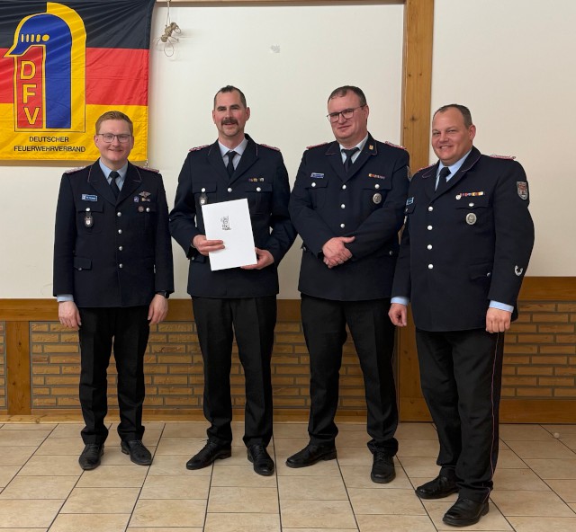 Jahreshauptversammlung: Beförderung zum Hauptlöschmeister, Foto: Freiwillige Feuerwehr Heiligendorf