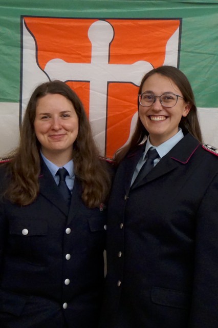 JHV: Die neue Kinderfeuerwehrwartin und die neue Stellvertreterin, Foto: Freiwillige Feuerwehr Heiligendorf