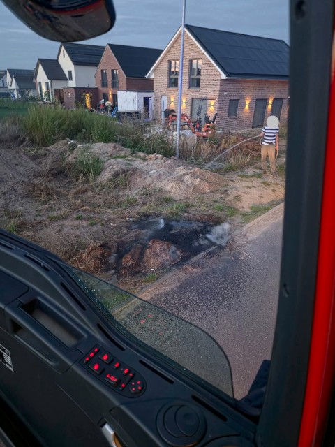 Einsatz 25 / 2026, B_1 - brennt Busch, Foto: Freiwillige Feuerwehr Heiligendorf