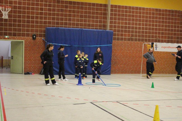 Indoorgames - Staffellauf, Foto: Freiwillige Feuerwehr Heiligendorf