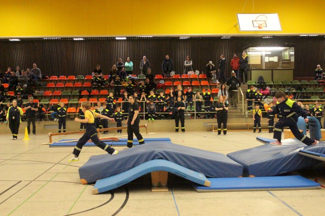 Indoorgames - Staffellauf, Foto: Freiwillige Feuerwehr Heiligendorf