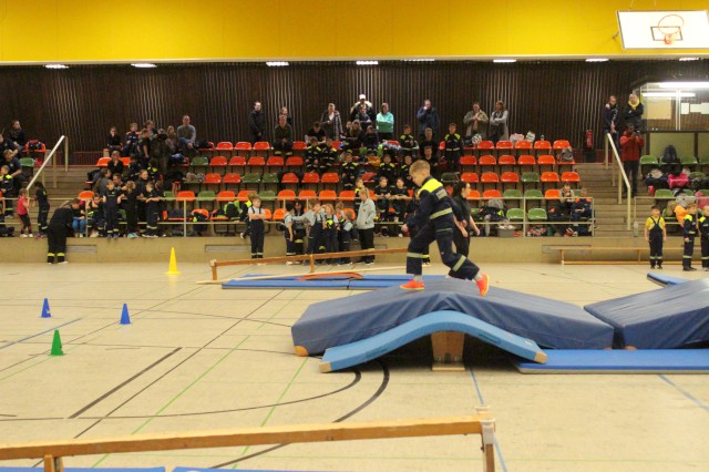 Indoorgames - Staffellauf, Foto: Freiwillige Feuerwehr Heiligendorf