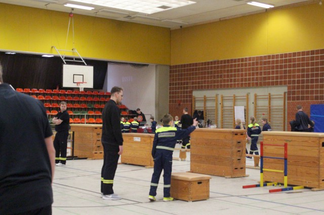 Indoorgames - Staffellauf, Foto: Freiwillige Feuerwehr Heiligendorf