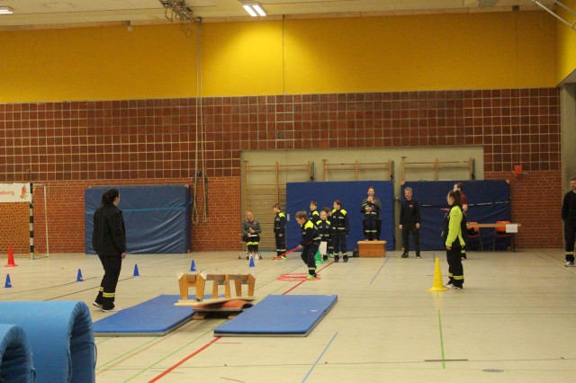 Indoorgames - Staffellauf, Foto: Freiwillige Feuerwehr Heiligendorf