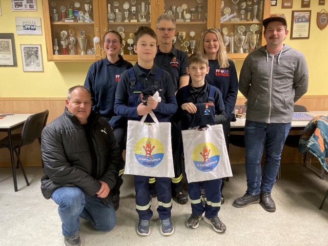 Wieder sind zwei Schunterfunken zur Jugendfeuerwehr übergetreten, Foto: Freiwillige Feuerwehr Heiligendorf